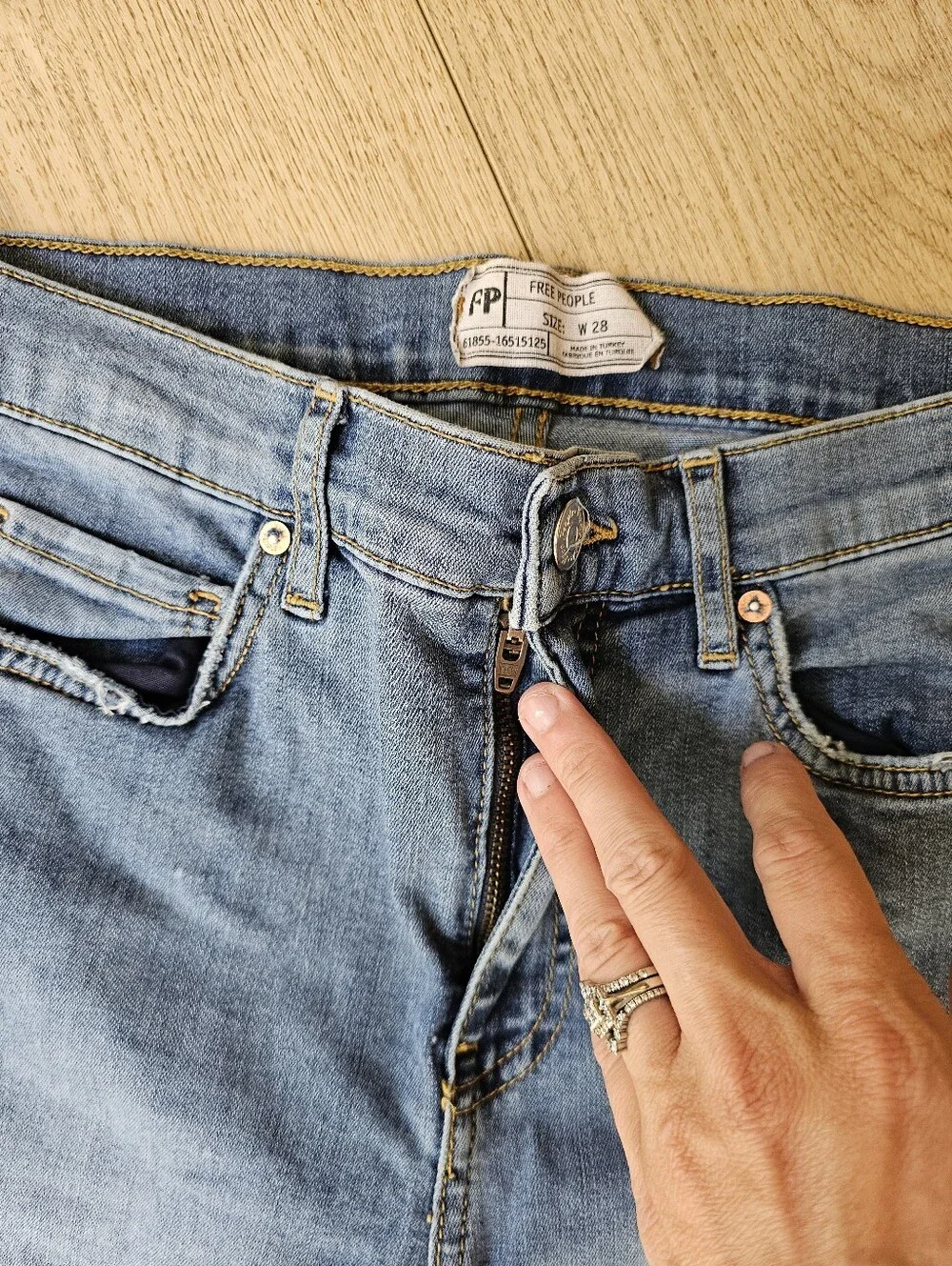 Free People Busted Knee Skinny Jeans 28